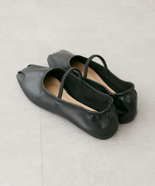 natural couture（ナチュラルクチュール）の「タック入りフラットシューズ（バレエシューズ・レディース・オフホワイト/ピンク/ブラック・MEDIUM/LARGE）」の16枚目の写真