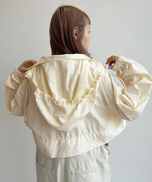 w closet（ダブルクローゼット）の「【マルチウェイ】ナイロンマウンテンパーカー（マウンテンパーカー・レディース・オフホワイト/ベージュ・FREE）」の6枚目の写真