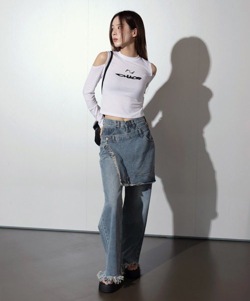 FOLLOWIN(フォロウィン)の「レタリング肩開きクロップドTシャツ(Tシャツ/カットソー・レディース・ピンク/ブラック/ホワイト/イエロー・FREE)」の6枚目の写真
