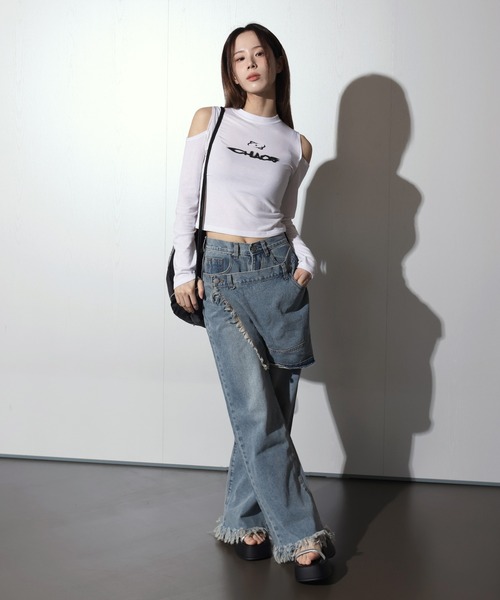 FOLLOWIN(フォロウィン)の「レタリング肩開きクロップドTシャツ(Tシャツ/カットソー・レディース・ピンク/ブラック/ホワイト/イエロー・FREE)」の7枚目の写真