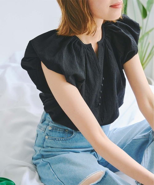 titivate（ティティベイト）の「ﾊﾟﾌｼｮﾙﾀﾞｰｷﾞｬｻﾞｰﾌﾞﾗｳｽ（シャツ/ブラウス・レディース・ピンク/ブラック/オフホワイト/ブルー・S/M）」の3枚目の写真