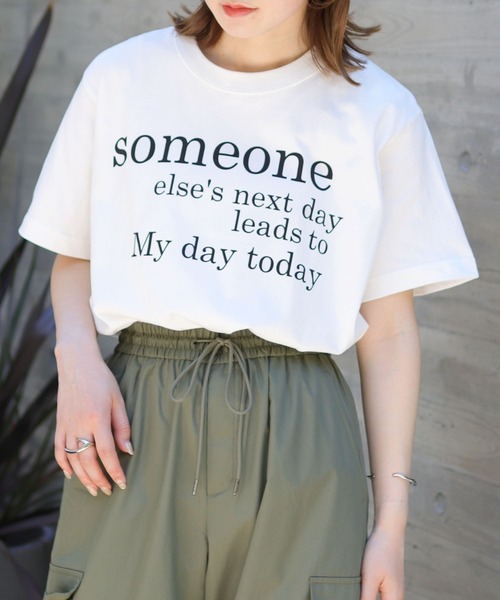 HER CLOSET(ハークローゼット)の「【shemoshelly】WEB限定someoneロゴTシャツ(Tシャツ/カットソー・レディース・ブラック/ホワイト/ホワイト系その他2・S/M/L)」の1枚目の写真