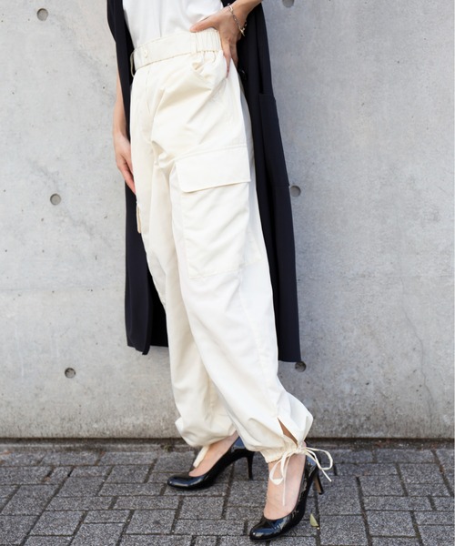 SETUP7（セットアップセブン）の「【SETUP7】スリット入りサテンカーゴパンツ パラシュートパンツ ジョガーパンツ（カーゴパンツ・レディース・ネイビー/ブラック/アイボリー/オリーブ・FREE）」の5枚目の写真