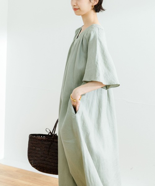 URBAN RESEARCH(アーバンリサーチ)の「リネンギャザーリラックスワンピース(ワンピース・レディース・チャコールグレー/オリーブ/ラベンダー・38/36)」の4枚目の写真