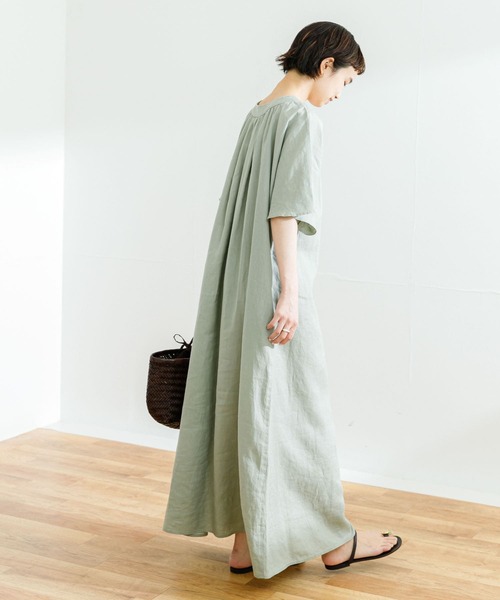 URBAN RESEARCH(アーバンリサーチ)の「リネンギャザーリラックスワンピース(ワンピース・レディース・チャコールグレー/オリーブ/ラベンダー・38/36)」の11枚目の写真