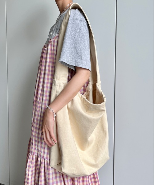 CPCM（シーピーシーエム）の「キャンバスショルダー（ショルダーバッグ・レディース・ブラック/アイボリー/パープル・FREE）」の4枚目の写真