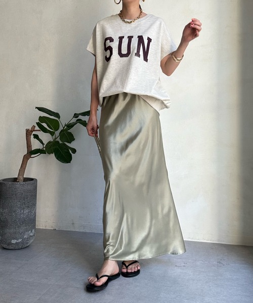 DouDou(ドゥドゥ)の「【WEB限定】SUNミニ裏毛TEE(Tシャツ/カットソー・レディース・ベージュ/ホワイト/チャコールグレー・FREE)」の17枚目の写真