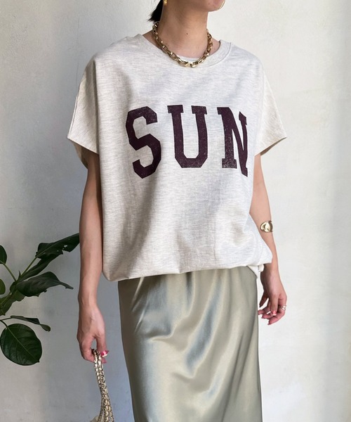 DouDou(ドゥドゥ)の「【WEB限定】SUNミニ裏毛TEE(Tシャツ/カットソー・レディース・ベージュ/ホワイト/チャコールグレー・FREE)」の14枚目の写真