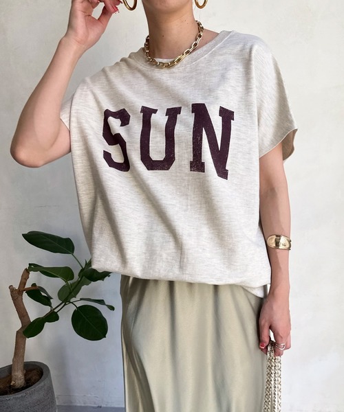 DouDou(ドゥドゥ)の「【WEB限定】SUNミニ裏毛TEE(Tシャツ/カットソー・レディース・ベージュ/ホワイト/チャコールグレー・FREE)」の21枚目の写真