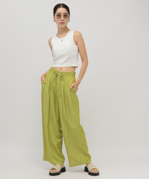 saloon（サルーン）の「SALOON(サルーン)/シャンブレータックワイドパンツ（その他パンツ・レディース・ライトグレー/インディゴブルー/ライトグリーン/アイボリー・FREE）」の16枚目の写真