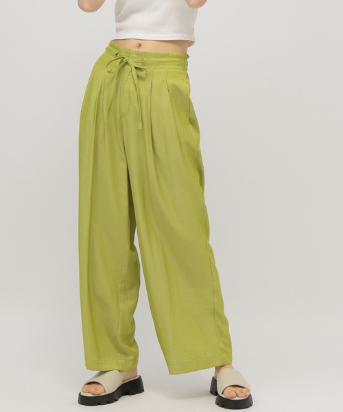 saloon（サルーン）の「SALOON(サルーン)/シャンブレータックワイドパンツ（その他パンツ・レディース・ライトグレー/インディゴブルー/ライトグリーン/アイボリー・FREE）」の15枚目の写真