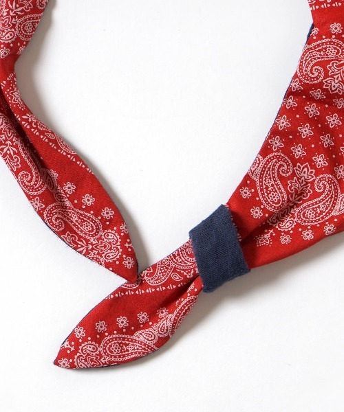 BOBO(ボボ)の「【BOBO】 保冷剤が入れられる4wayバンダナスタイ(スタイ/よだれかけ・キッズ・レッド/ネイビー・ONE SIZE)」の4枚目の写真