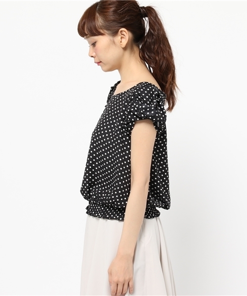 one after another NICE CLAUP(ワンアフターアナザーナイスクラップ)の「【ナイスクラップ】ドットシュークリーム袖(シャツ/ブラウス・レディース・オフホワイト/ブラック・FREE)」の4枚目の写真