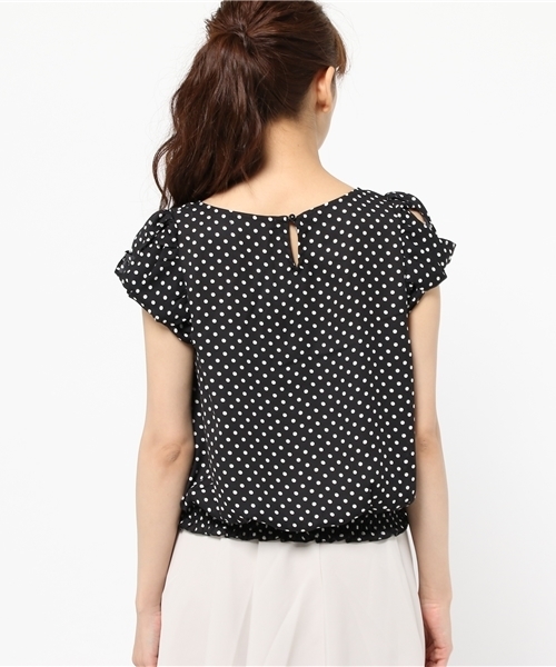 one after another NICE CLAUP(ワンアフターアナザーナイスクラップ)の「【ナイスクラップ】ドットシュークリーム袖(シャツ/ブラウス・レディース・オフホワイト/ブラック・FREE)」の5枚目の写真