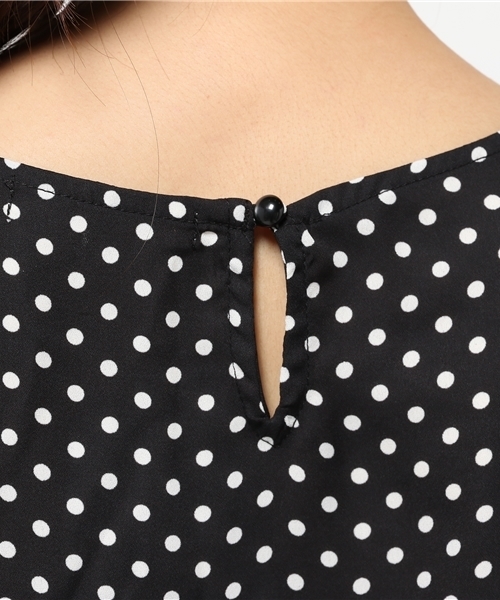 one after another NICE CLAUP(ワンアフターアナザーナイスクラップ)の「【ナイスクラップ】ドットシュークリーム袖(シャツ/ブラウス・レディース・オフホワイト/ブラック・FREE)」の7枚目の写真