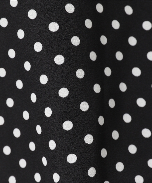 one after another NICE CLAUP(ワンアフターアナザーナイスクラップ)の「【ナイスクラップ】ドットシュークリーム袖(シャツ/ブラウス・レディース・オフホワイト/ブラック・FREE)」の10枚目の写真
