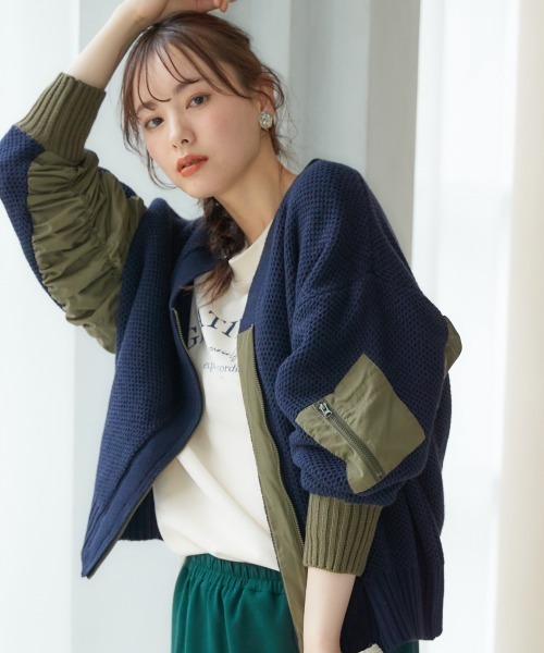 miclat(ミクラ)の「大きいサイズ MAー1コンビニットブルゾン miclat(MA-1・レディース・ブラック/ネイビー系・L/LL/3L/4L/5L)」の2枚目の写真