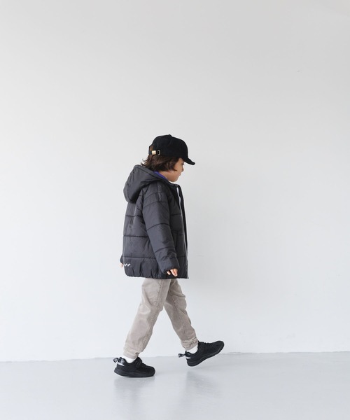 BAYFLOW（ベイフロー）の「エアサーマルフードジャケット（KIDS）（ダウンジャケット/コート・キッズ・モカ/パープル/ブラック/ブルー・110cm/120cm/130cm/140cm）」の7枚目の写真