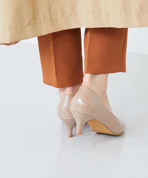 menue(メヌエ)の「アーモンドトゥ ベーシックパンプス(パンプス・レディース・ダークグレー/ブラック/グレイッシュベージュ/ピンクベージュ・22.0cm/22.5cm/23.0cm/24.5cm/26.0cm/25.0cm/25.5cm/23.5cm/24.0cm/21.5cm)」の21枚目の写真