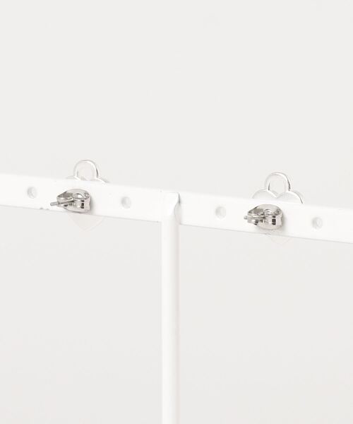 MILKFED.(ミルクフェド)の「HEART PADLOCK STUD EARRINGS(ピアス(両耳用)・レディース・シルバー/ゴールド・ONE SIZE)」の9枚目の写真