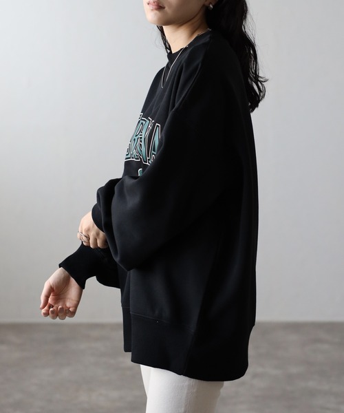 amini（アミニ）の「【2023 A/W新作】裏起毛ロゴプリントスウェット（スウェット・レディース・アイボリー/チャコールグレー/ブラック・MEDIUM）」の20枚目の写真