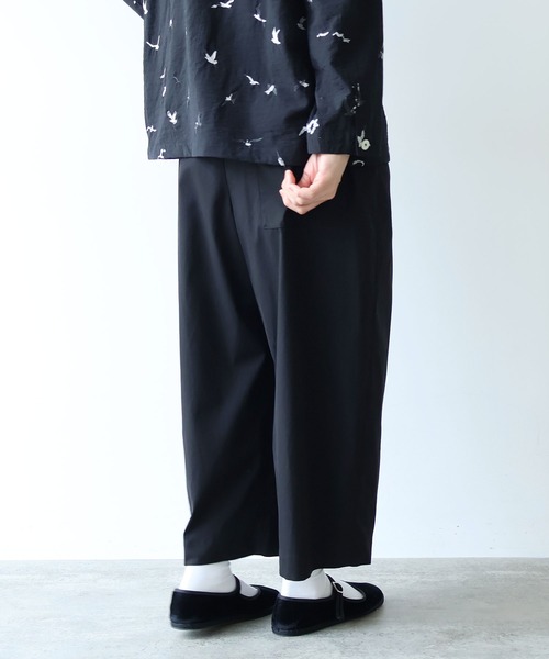 yuni(ユニ )の「△80/2強撚コットン ギャバゴムタックパンツ(その他パンツ・レディース・グレー/ブラック/ベージュ/キナリ/ネイビー/ブラウン/カーキ/チャコールグレー・FREE)」の22枚目の写真