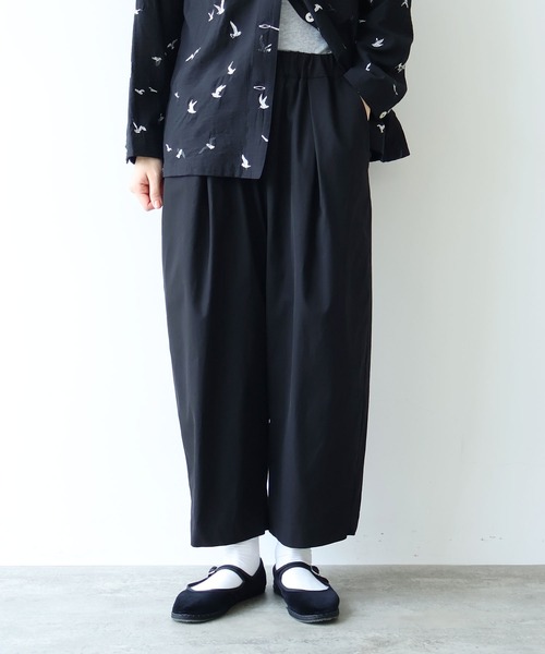 yuni(ユニ )の「△80/2強撚コットン ギャバゴムタックパンツ(その他パンツ・レディース・グレー/ブラック/ベージュ/キナリ/ネイビー/ブラウン/カーキ/チャコールグレー・FREE)」の20枚目の写真