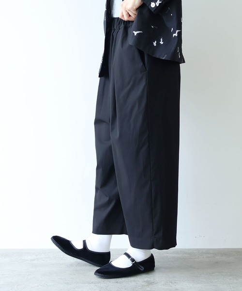 yuni(ユニ )の「△80/2強撚コットン ギャバゴムタックパンツ(その他パンツ・レディース・グレー/ブラック/ベージュ/キナリ/ネイビー/ブラウン/カーキ/チャコールグレー・FREE)」の21枚目の写真