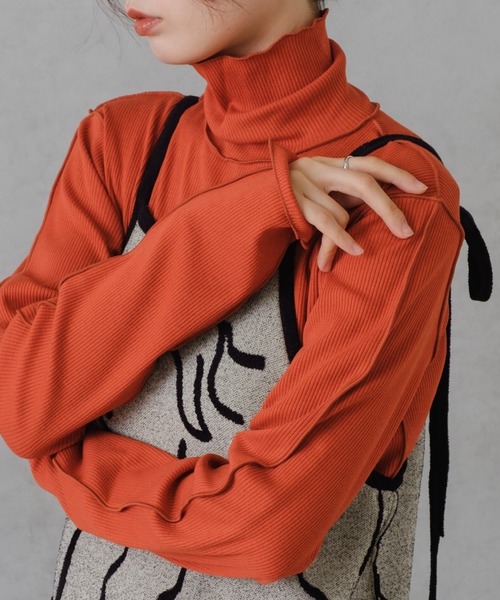 Kastane(カスタネ)の「テレコメロウハイネックロンT(Tシャツ/カットソー・レディース・チャコールグレー/アイボリー/ブルー/オレンジ・FREE)」の4枚目の写真