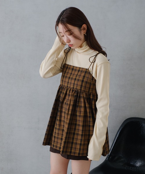 Kastane(カスタネ)の「テレコメロウハイネックロンT(Tシャツ/カットソー・レディース・チャコールグレー/アイボリー/ブルー/オレンジ・FREE)」の11枚目の写真