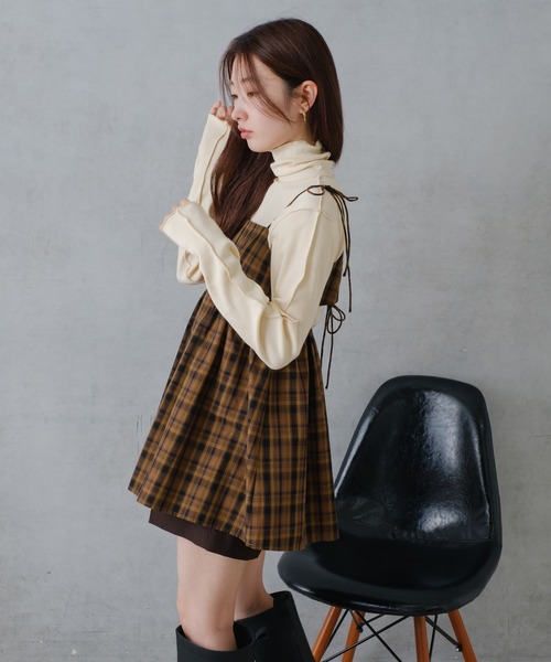Kastane(カスタネ)の「テレコメロウハイネックロンT(Tシャツ/カットソー・レディース・チャコールグレー/アイボリー/ブルー/オレンジ・FREE)」の12枚目の写真