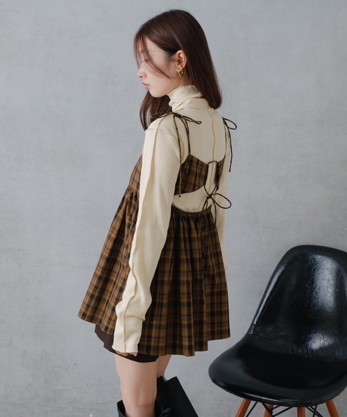Kastane(カスタネ)の「テレコメロウハイネックロンT(Tシャツ/カットソー・レディース・チャコールグレー/アイボリー/ブルー/オレンジ・FREE)」の13枚目の写真