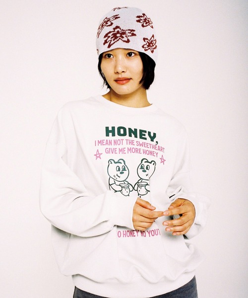 aeae（エーイーエーイー）の「Doodle Web Logo Crop Sweatshirts