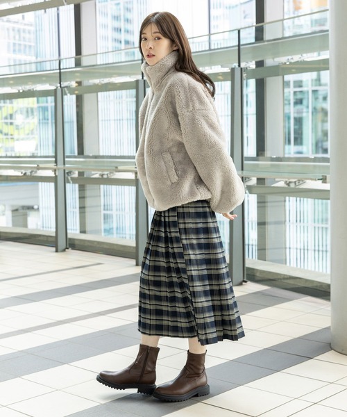 3.3 Field Trip （3.3フィールドトリップ）の「3.3 Field Trip／ムートンBL 2993684（ブルゾン・レディース・グレー/アイボリー/ブラック・FREE）」の19枚目の写真