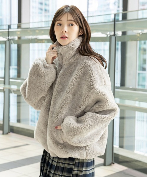 3.3 Field Trip （3.3フィールドトリップ）の「3.3 Field Trip／ムートンBL 2993684（ブルゾン・レディース・グレー/アイボリー/ブラック・FREE）」の6枚目の写真