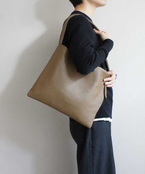 TIDEWAY（タイドウェイ）の「PUF HANDLE TOTE / M（トートバッグ・レディース・ブラック/グレー/モカ・FREE）」の17枚目の写真