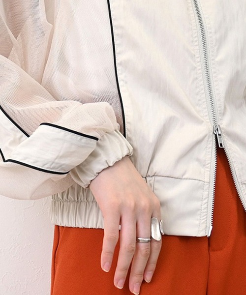 STYLEBLOCK（スタイルブロック）の「タフタ×メッシュ配色パイピングブルゾン（MA-1・レディース・グレー/ブラック/カーキ/ホワイト系その他・M）」の10枚目の写真