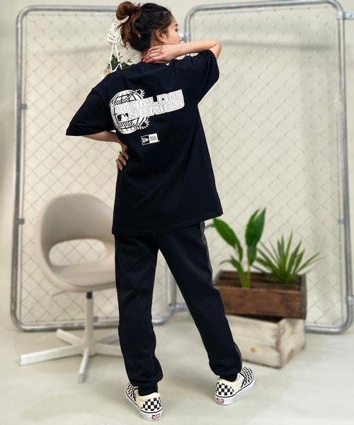 NEW ERA(ニューエラ)の「NEW ERA/ニューエラ Tシャツ オーバーサイズ バックプリント MLB 14121891/14121892/14121893/14121895/14121906/14121896(Tシャツ/カットソー・レディース・ホワイト系その他2/ブラック系その他/ブラック系その他2/ストーン/ネイビー/ホワイト系その他・L/M)」の11枚目の写真