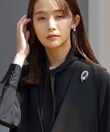 form forma（フォルムフォルマ）の「【ブローチ】流れるデザイン コンパクトブローチ/パールデザイン/卒業式（卒園式）入学式（入園式）/結婚式/セレモニー（ブローチ/コサージュ）」