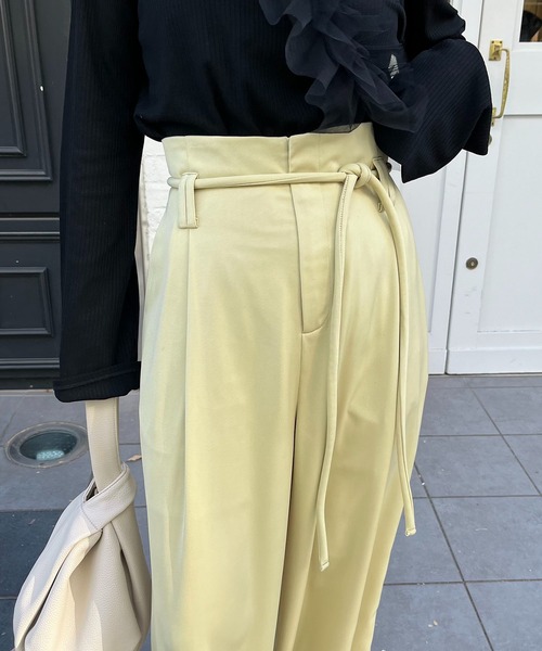 CAPRICIEUX LE'MAGE(カプリシューレマージュ)の「チューブベルトパンツ(その他パンツ・レディース・ライム/ブラック/ホワイト系その他・36/38)」の5枚目の写真