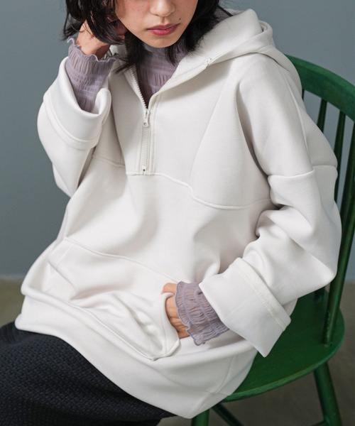 mili an deni（ミリアンデニ）の「スクーバハーフジッププルオーバー（スウェット・レディース・アイボリー/アッシュグレー/ブラック・M/L）」の2枚目の写真