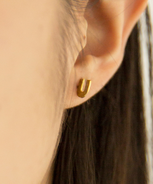 rehacer(レアセル)の「ANIKULAPO : Alphabet Pierce(ピアス(片耳用)・レディース・K/M/N/R/E/F/S/U/A/H/J/Y・FREE)」の11枚目の写真