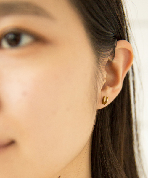 rehacer(レアセル)の「ANIKULAPO : Alphabet Pierce(ピアス(片耳用)・レディース・K/M/N/R/E/F/S/U/A/H/J/Y・FREE)」の16枚目の写真