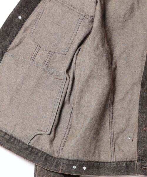 SPINNS（スピンズ）の「【ユニセックスで着用可能】オーバーダイデッキジャケット（デニムジャケット・メンズ・ブルー/ブラック・ONESIZE）」の4枚目の写真