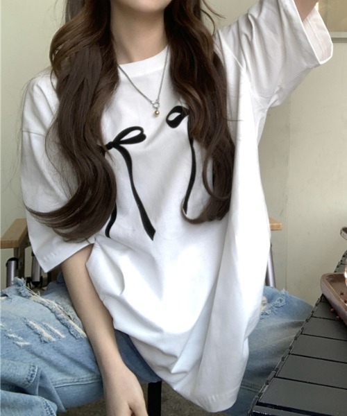 Vipoa（ヴィポア）の「リボンデザインオーバーTee（Tシャツ/カットソー・レディース・ブラック/ホワイト・FREE）」の4枚目の写真