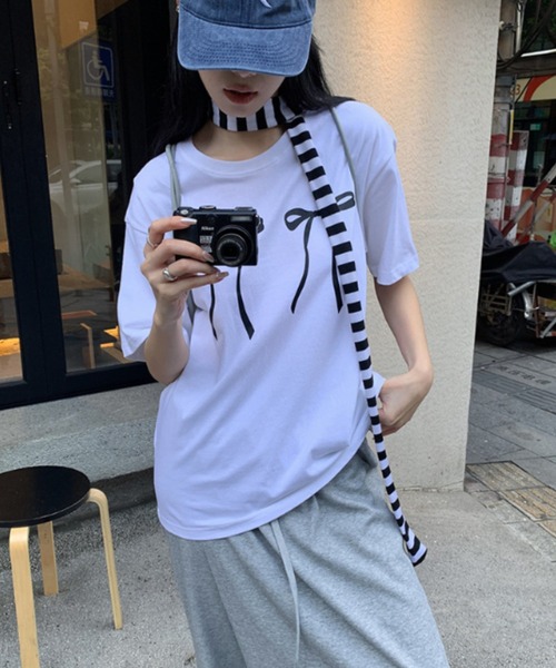 Vipoa（ヴィポア）の「リボンデザインオーバーTee（Tシャツ/カットソー・レディース・ブラック/ホワイト・FREE）」の19枚目の写真