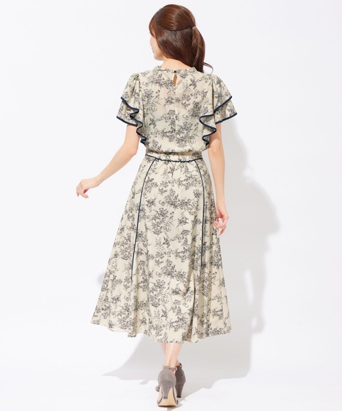 alotta(アロッタ)の「配色パイピングAラインスカート(スカート・レディース・ホワイト系その他・X-LARGE/LARGE/MEDIUM)」の6枚目の写真