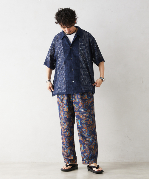 JOURNAL STANDARD relume（ジャーナルスタンダード　レリューム）の「アラベスクレース スクエアレギュラーカラー半袖シャツ（シャツ/ブラウス・メンズ・ブラック/ホワイト/ネイビー・MEDIUM/LARGE）」の7枚目の写真