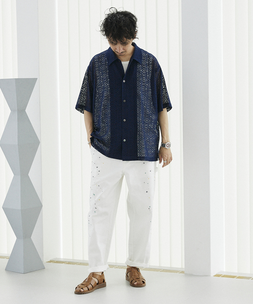 JOURNAL STANDARD relume（ジャーナルスタンダード　レリューム）の「アラベスクレース スクエアレギュラーカラー半袖シャツ（シャツ/ブラウス・メンズ・ブラック/ホワイト/ネイビー・MEDIUM/LARGE）」の8枚目の写真