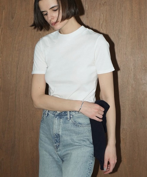 CLANE（クラネ）の「MOCK NECK COMPACT TOPS（Tシャツ/カットソー・レディース・ブラック/ホワイト/アイボリー・1/2）」の2枚目の写真